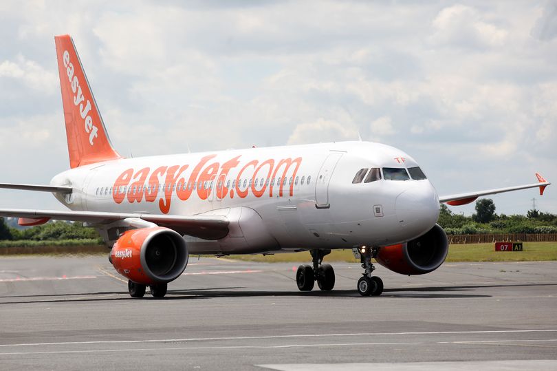 Easyjet-plane-landing-at-Newcastle-Airport