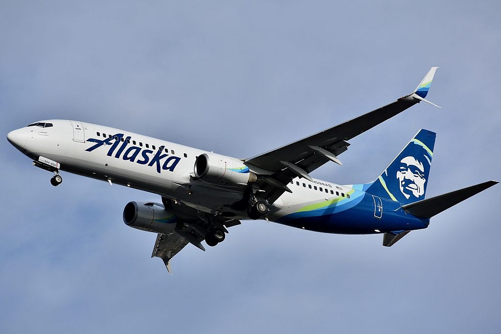 Alaska Airlines 737
