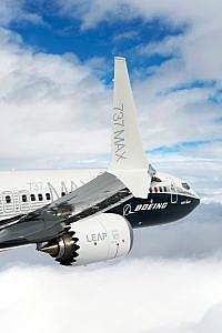 737 MAX-8