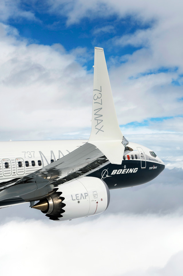 737 MAX-8
