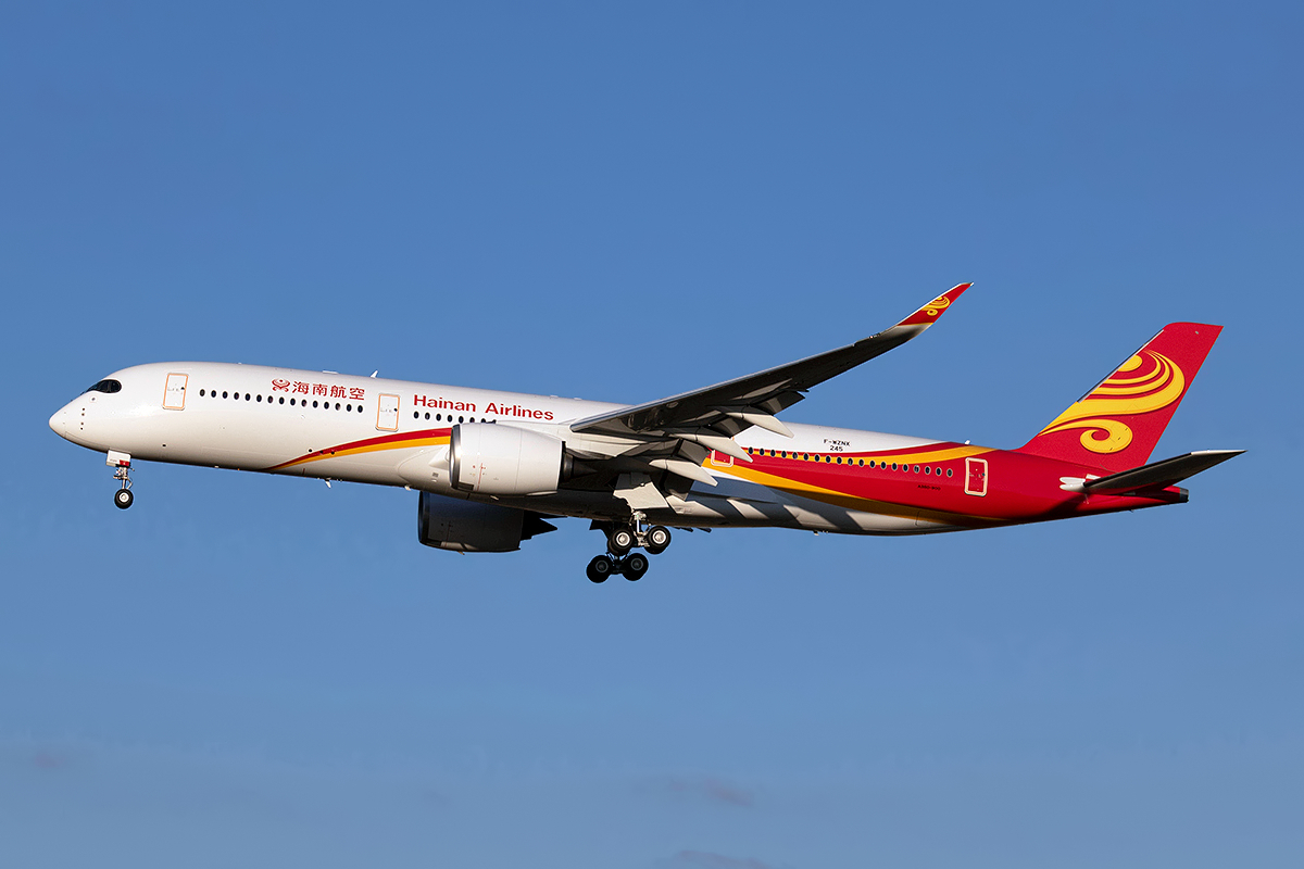 A Hainan Airlines Airbus A350-1000