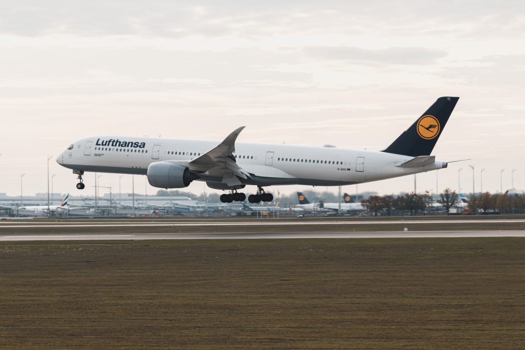 A Lufthansa A350 moments before landing 