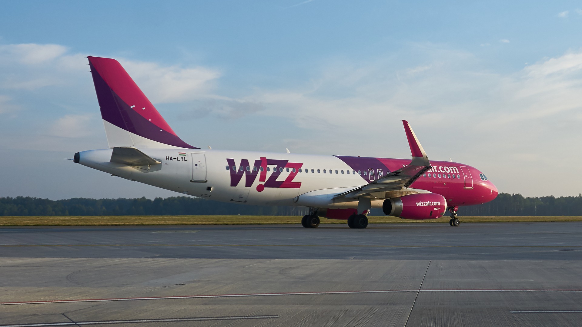 A Wizz Air a320 at stand.