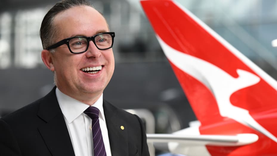 Qantas CEO Alan Joyce gets $235,000 pay rise in 2020/21