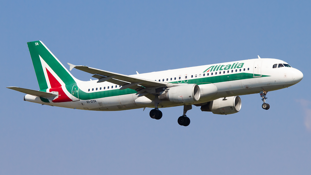 Alitalia Airbus ©Andrea Ongaro - TravelRadar