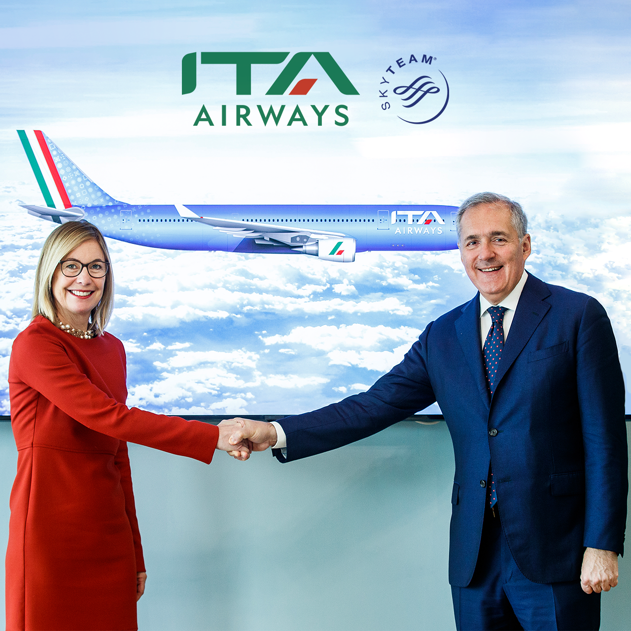 Kristin Colvile, CEO and Managing Director SkyTeam (left) with Alfredo Altavilla, Executive Chairman ITA Airways (right). @ SkyTeam
