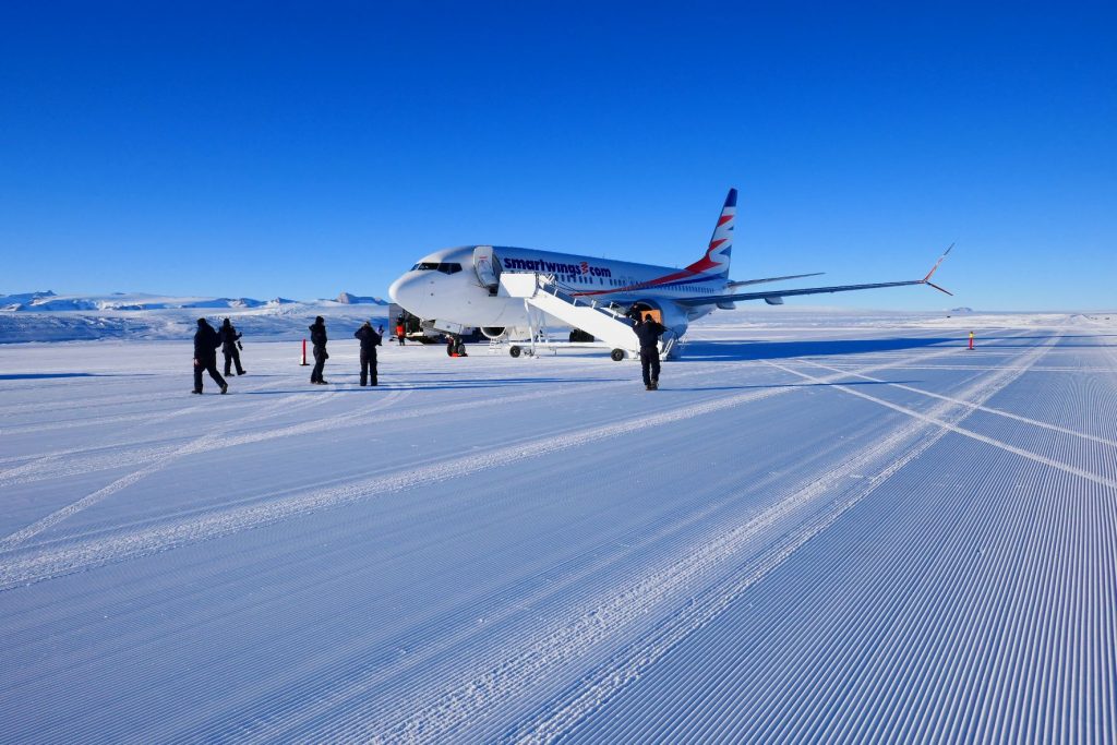 smartwings 737 max Antarctica