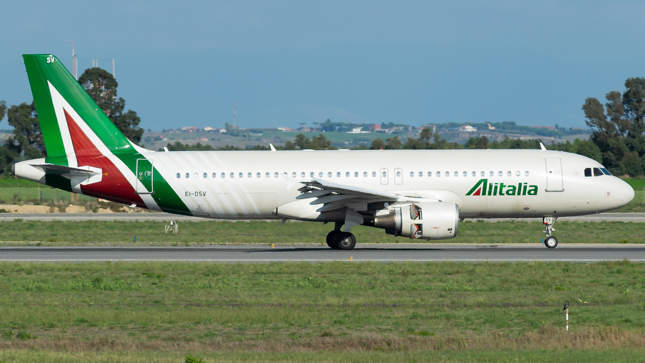 Alitalia A320 landing. @ Marco Macca / Travel Radar