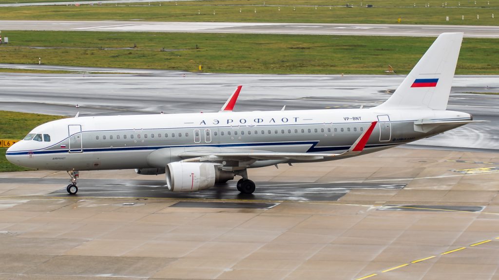 aeroflot plane on runway