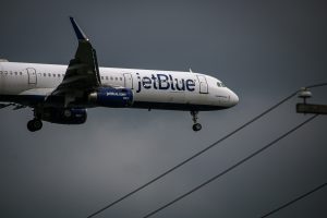 JetBlue tells staff not to turn down shifts as it lets down crew and customers