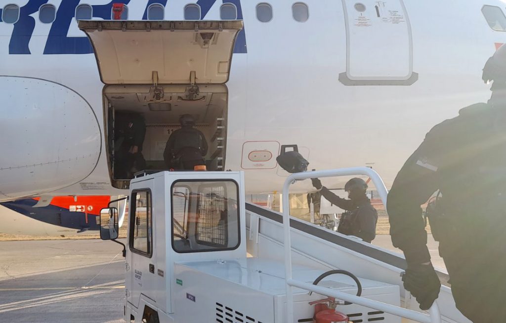police confirming Air serbia bomb hoax false