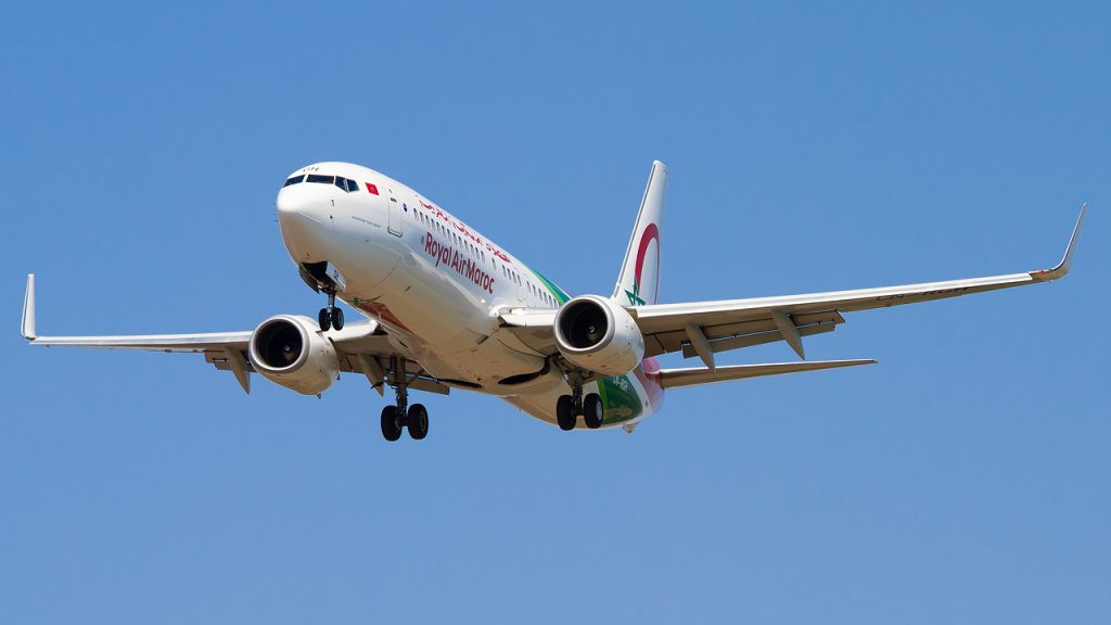 Royal Air Maroc B737-700 moments before landing. @ Andrea Ongraro / Travel Radar