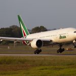 AZ B777 landing in Rome. @ Andrea Ongaro / Travel Radar