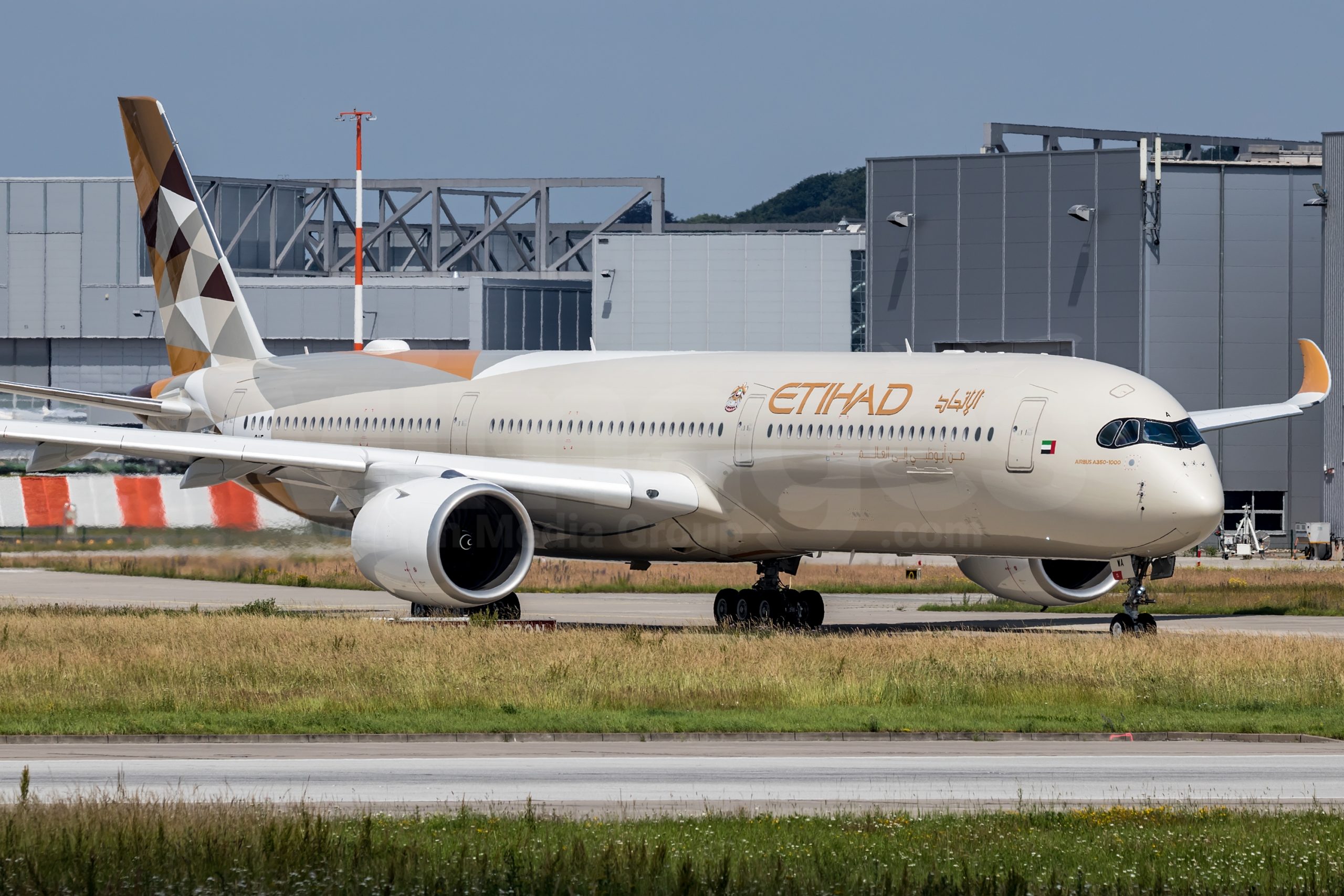 Etihad Airways Airbus A350-1041