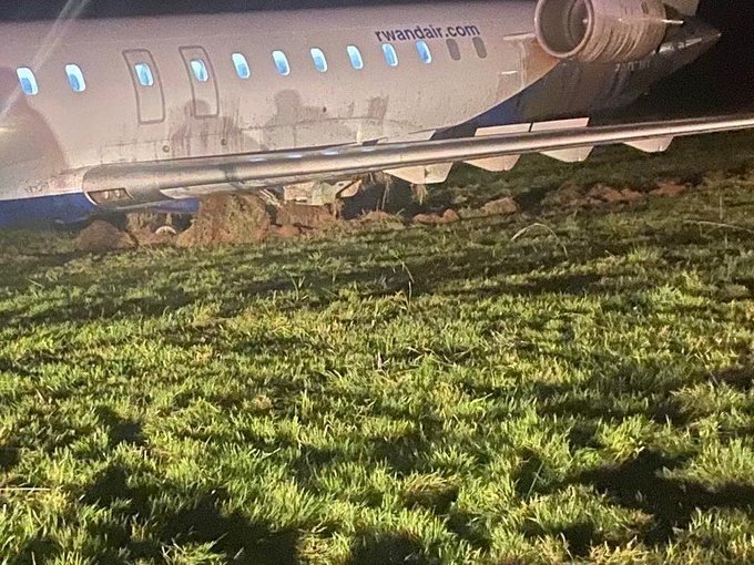 Rwandair flight landing gear mudded at entebbe airport