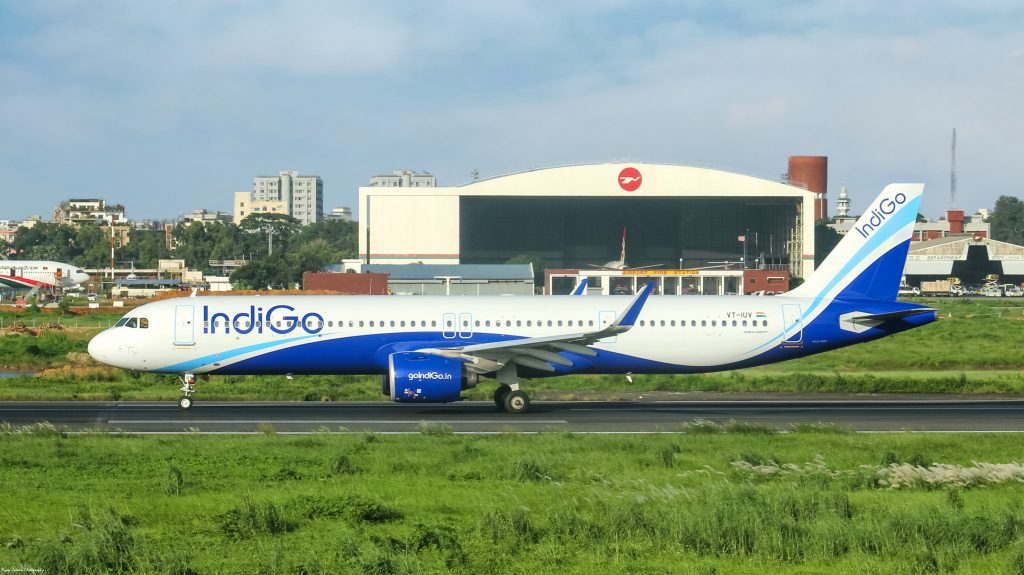 man hacks indian airline indigo website to find luggage