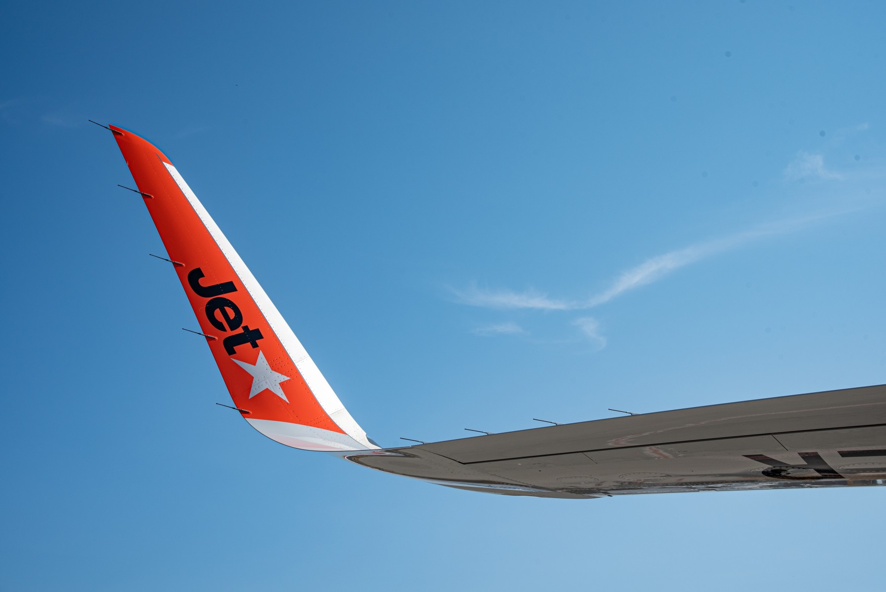 Jetstar Unveils New Livery For Its First A321lrs - Travel Radar