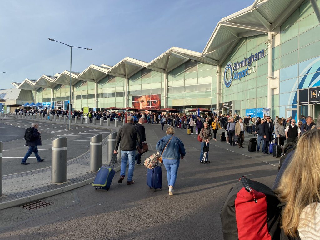 Birmingham airport queues