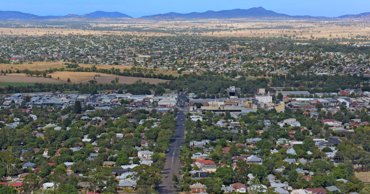 Flight from Sydney to Tamworth turned around after aircraft Hydraulics issue
