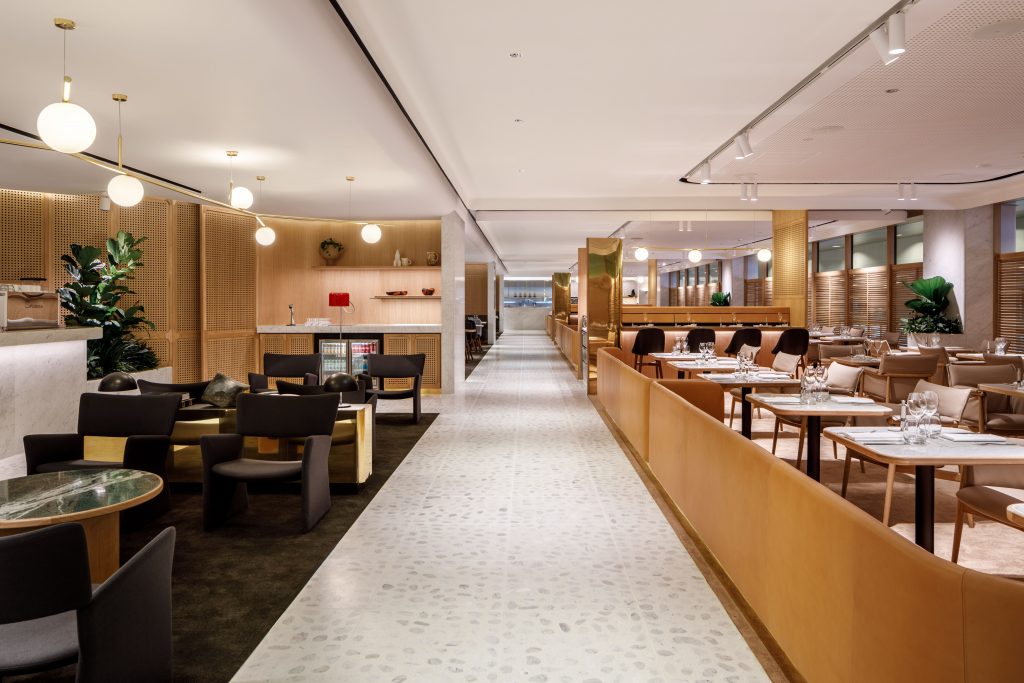 Qantas First class lounge singapore