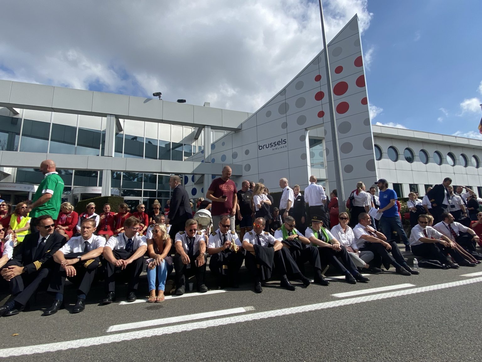 Brussels Airlines staff on strike