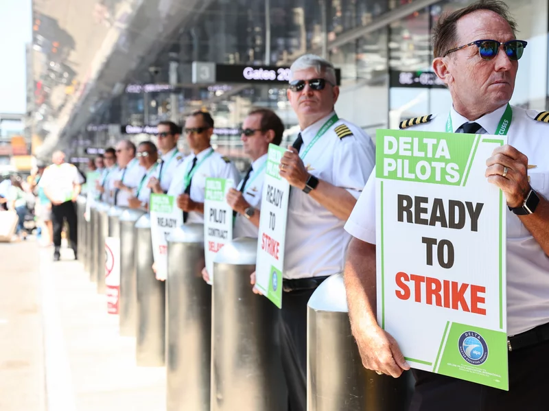 Delta Pilots Picket