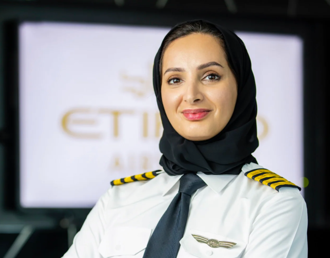 Aisha Al Mansoori, UAE's first female commercial airline captain © Etihad Airways
