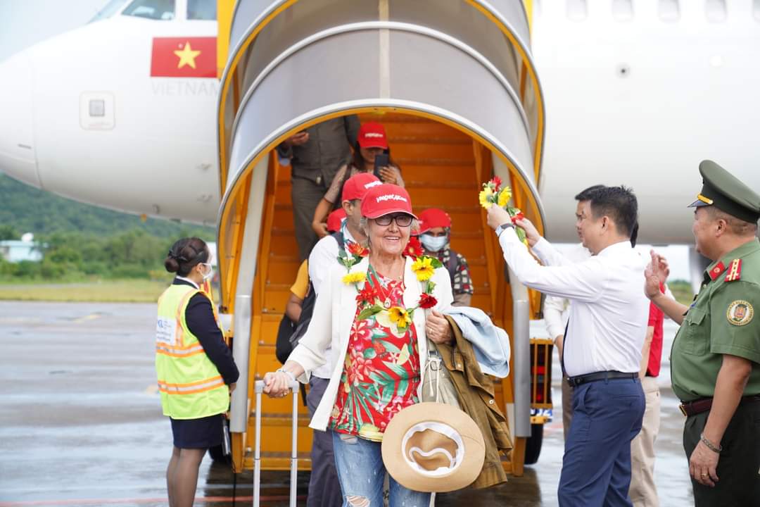 Passengers arriving Phu Quoc from Mumbai