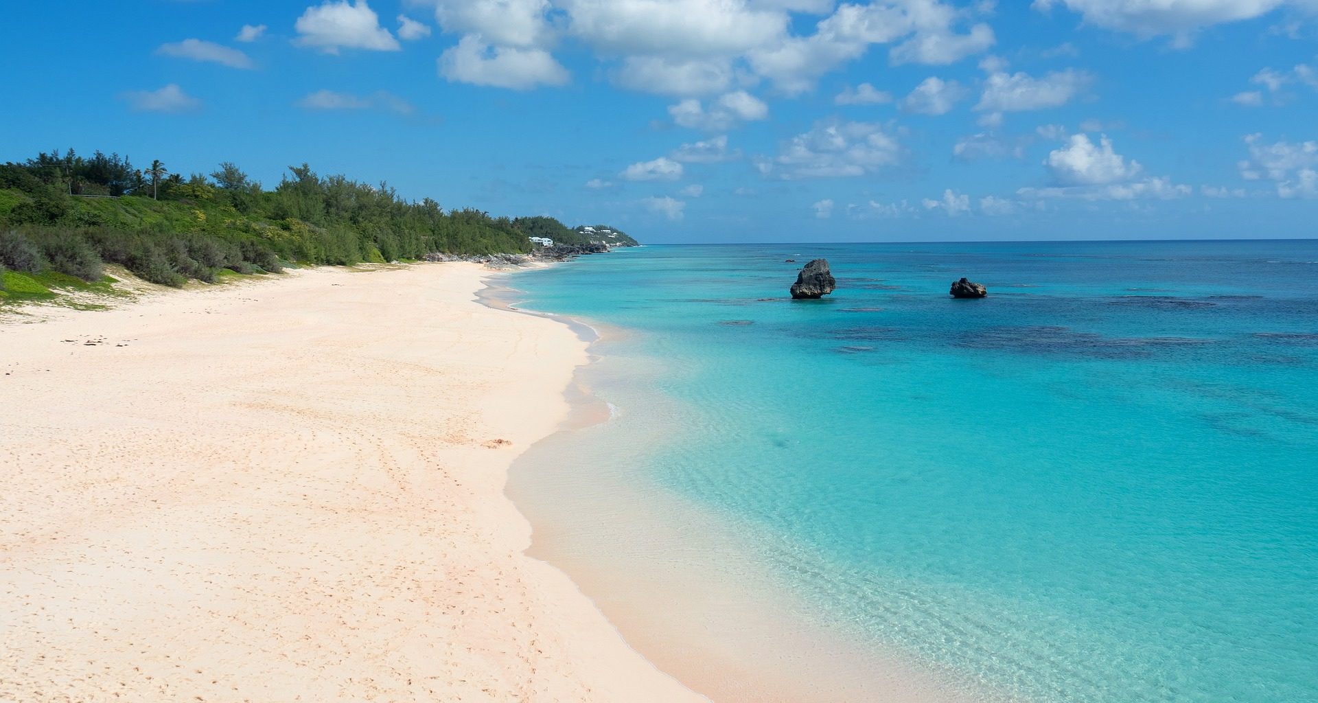 Sandy beach with blue sea in Bermuda
