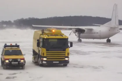 airline, linking Bucharest and Iasi with the city, Wizz Air, aircraft, airport, Malmo, Malmo airport, connectivity