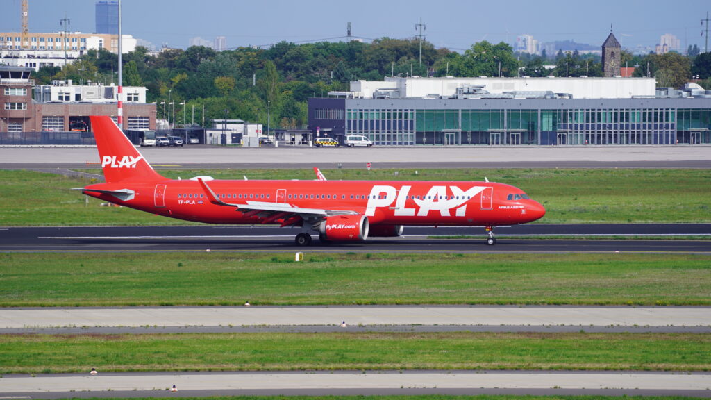 Berlin Brandenburg Airport Play Airbus A321-251N TF-PLA