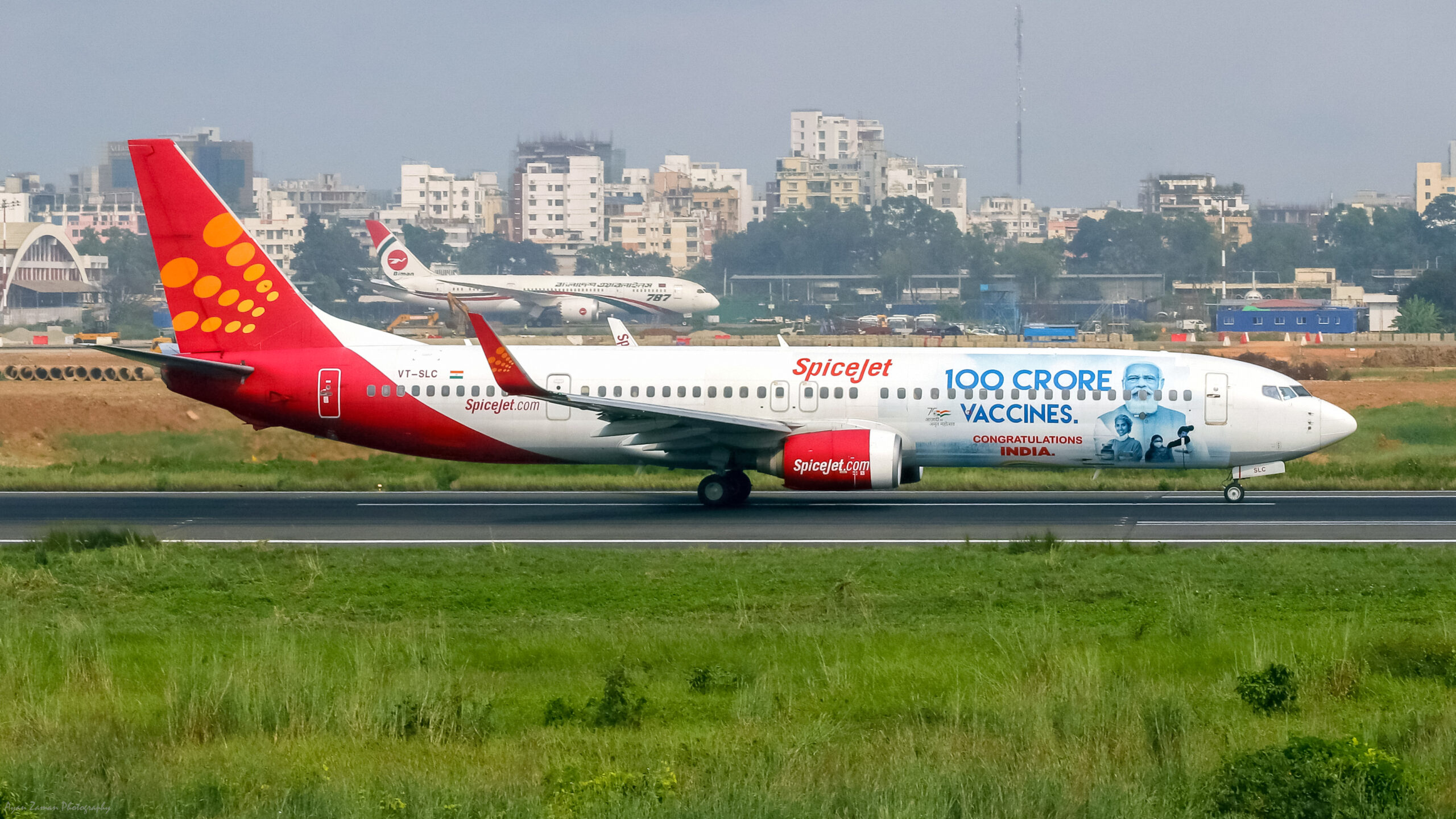 Boeing 737-8AS 