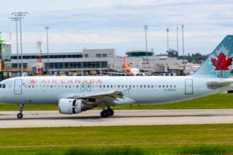 An Air Canada Airbus A320