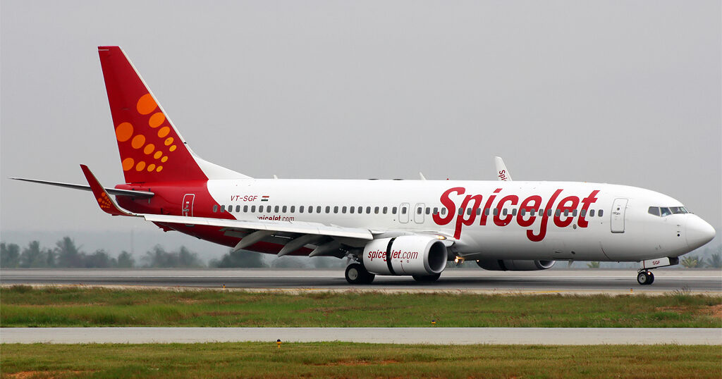 SpiceJet airline landing on at runway