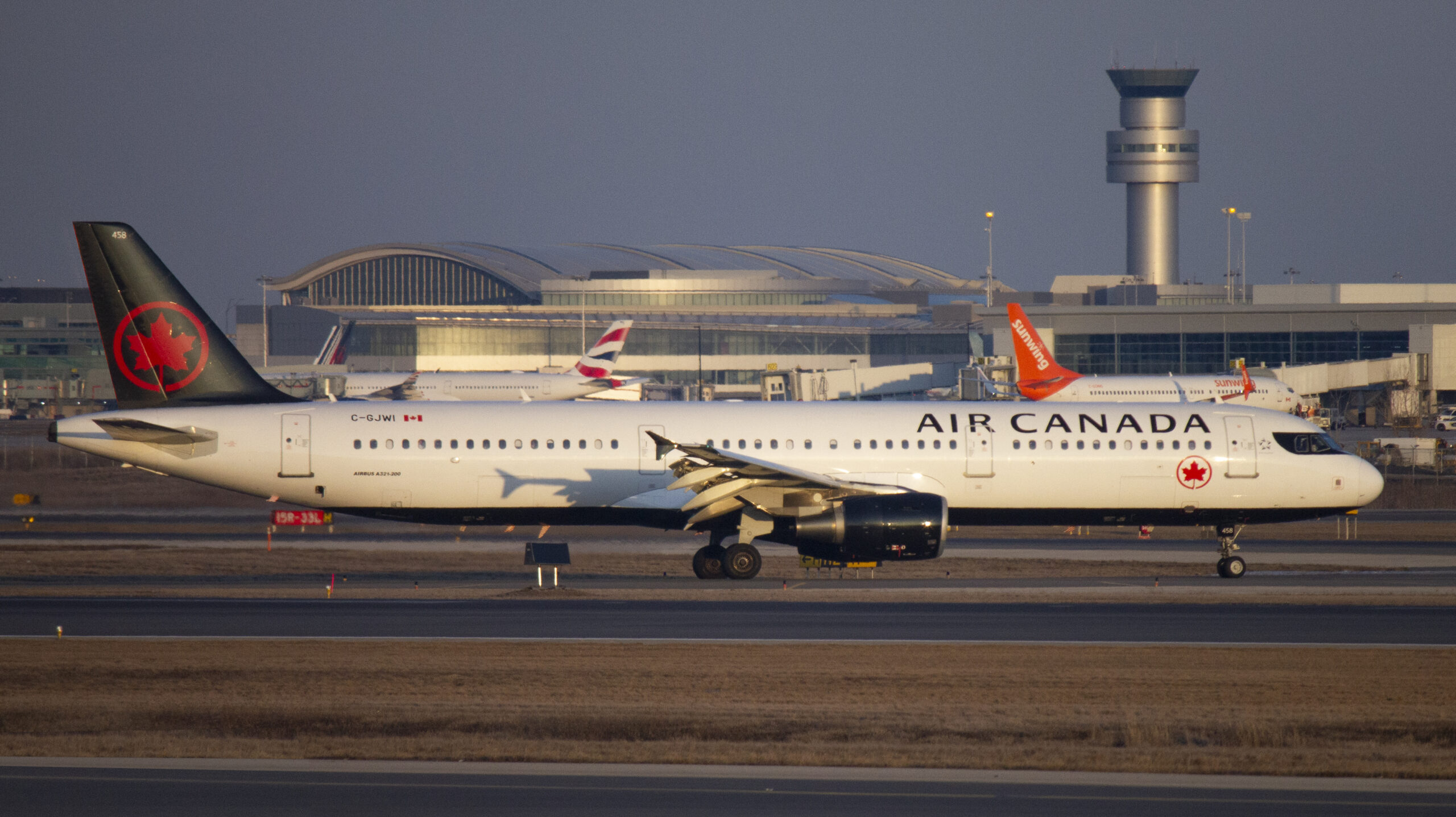 Air Canada Airbus A321 on the runway