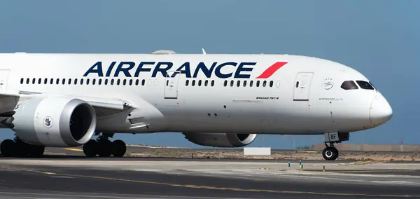 The image of an Air France Airlines plane taxiing at Tenerife.