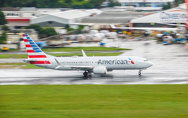 The image of American Airlines Boeing 737-8 MAX on the runway.