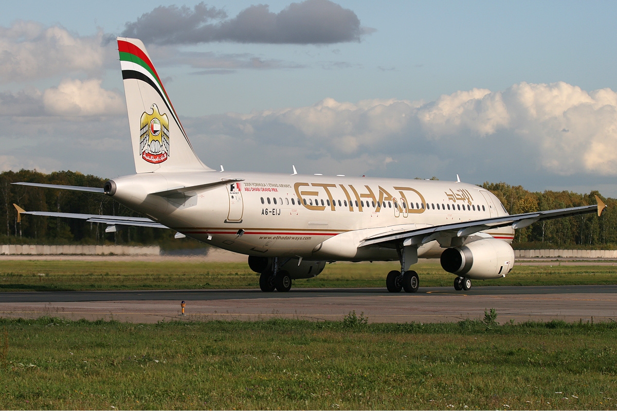 Etihad Airways Airbus A320 © Sergey Kustov
