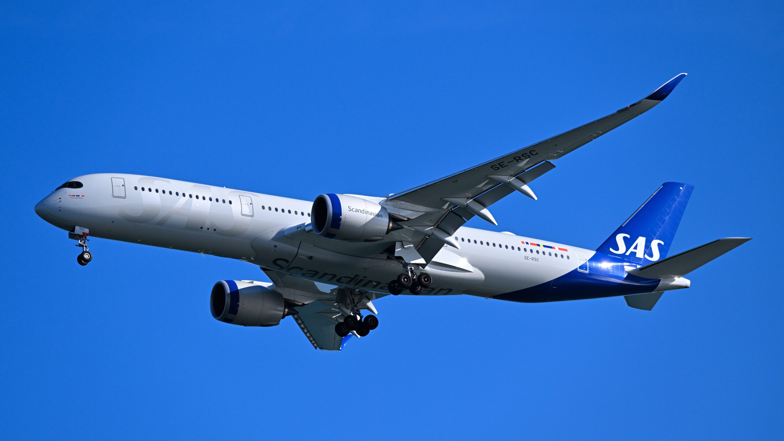  SAS Airbus A350 on final approach to Boston Logan International Airport © 4300streetcar 
