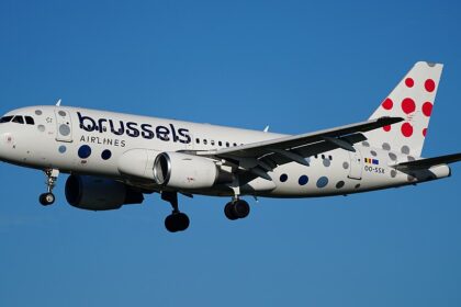 The Airbus A319-111 of the airline Brussels Airlines with the registration OO-SSX approaching to land on runway 23 at Hamburg Airport. The aircraft was flying from Brussels-Zaventem Airport to Hamburg.