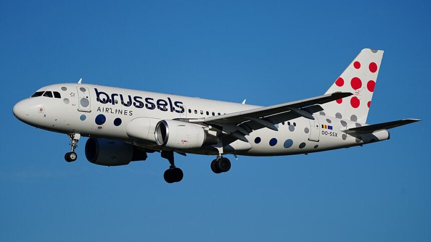 The Airbus A319-111 of the airline Brussels Airlines with the registration OO-SSX approaching to land on runway 23 at Hamburg Airport. The aircraft was flying from Brussels-Zaventem Airport to Hamburg.