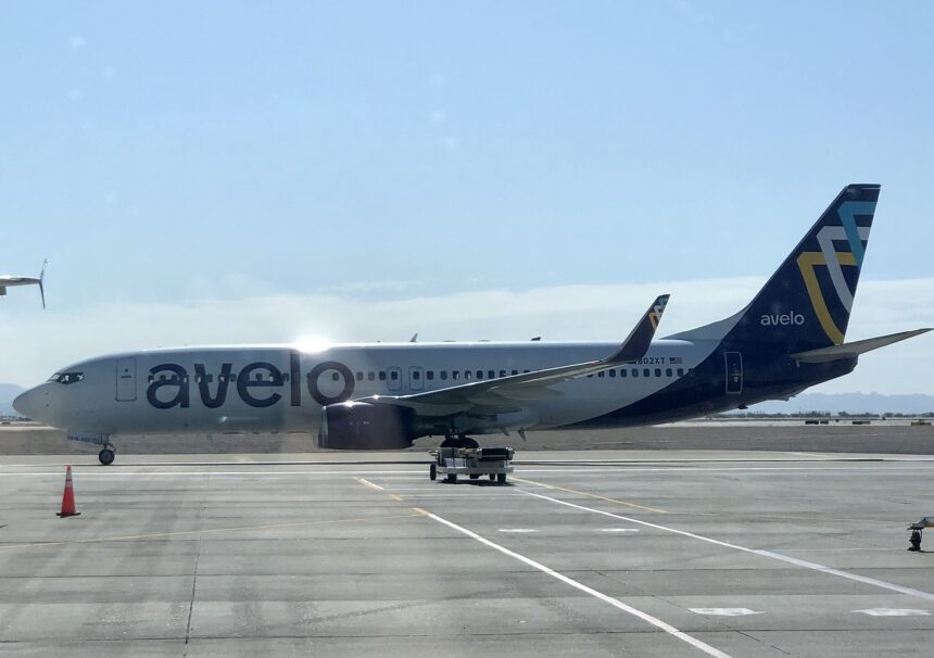 Avelo Airlines B737