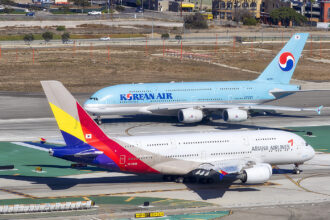 An image of Korean Air and Asiana Air side-by-side