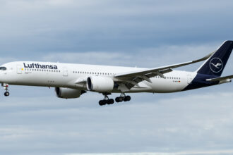 Lufthansa A350-900 aeroplane