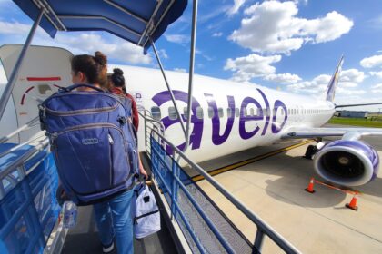 Passengers boarding the Avelo Airlines at Lakeland Linder International Airport © khairil77