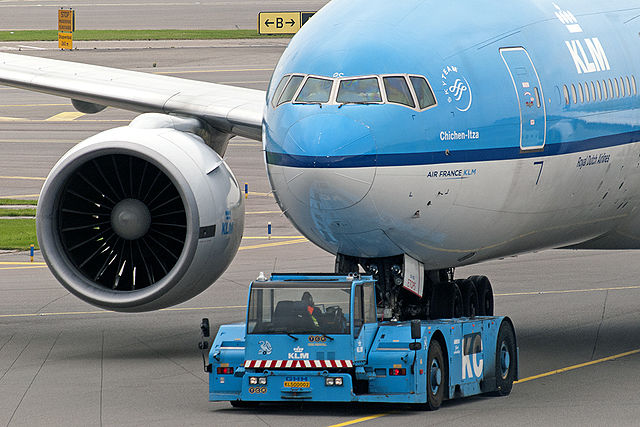 KLM 777, precautionary U-turn, Amsterdam, led to a precautionary U-turn, shortly after crossing the Atlantic Ocean