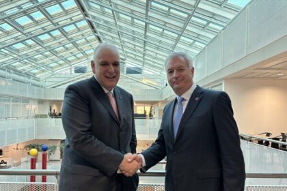 Theo Panagiotoulias (Left) and Michael Rousseau (Right) © CNW Group/Star Alliance