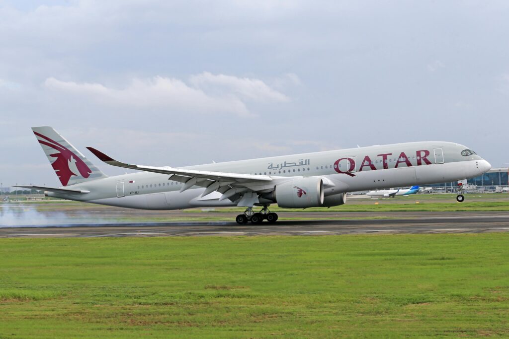 Qatar Airways © Jeffry S.S.