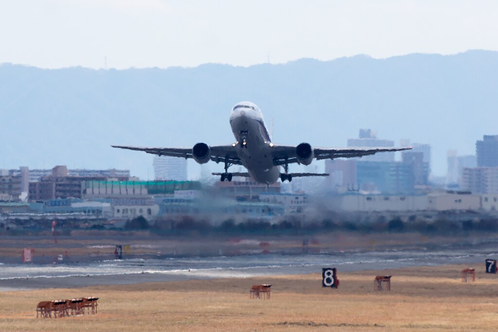All Nippon Airways / 全日空 Boeing 767-381 JA8567 NH503, Departed to MiyazakiOsaka Itami Int'l Airport