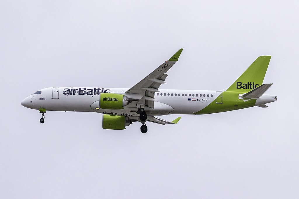Discover how airBaltic earned its place among the world’s safest airlines in 2025, achieving a perfect safety score. Learn about their low incident rate, advanced fleet of Airbus A220-300s, and commitment to passenger and crew safety.